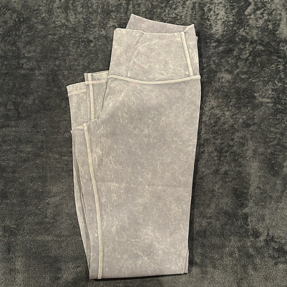 Lululemon leggings wunder under - Picture 4 of 4